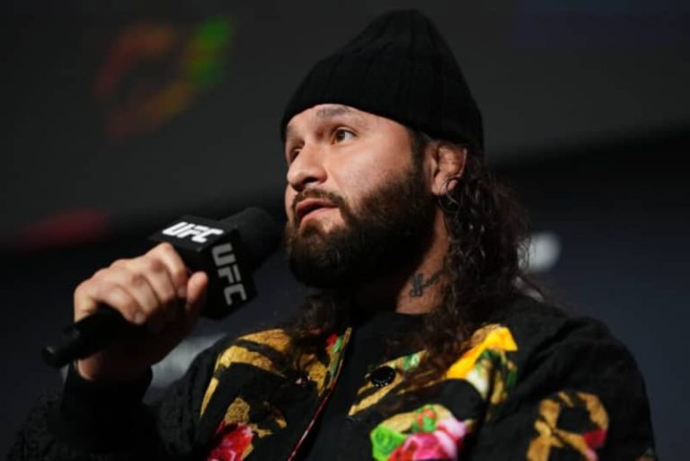 jorge masvidal är värd för en mma-turnering utan handskar med en prispott på 500 000 dollar, där toppfighterna tävlar i intensiva och spännande matcher.
