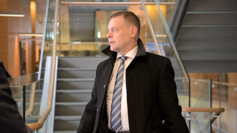 robin dolpierre har utsetts till ny ordförande för proffsboksningsligan och tar nu ledningen för organisationens framtid och utveckling.