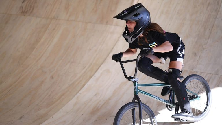 upptäck hur sarah, nicki och xavier blev vinnare i bmx freestyle 2026 och läs om deras fantastiska prestationer och tävlingserfarenheter.