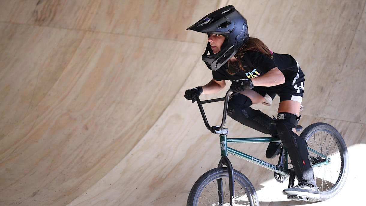 upptäck hur sarah, nicki och xavier blev vinnare i bmx freestyle 2026 och läs om deras fantastiska prestationer och tävlingserfarenheter.