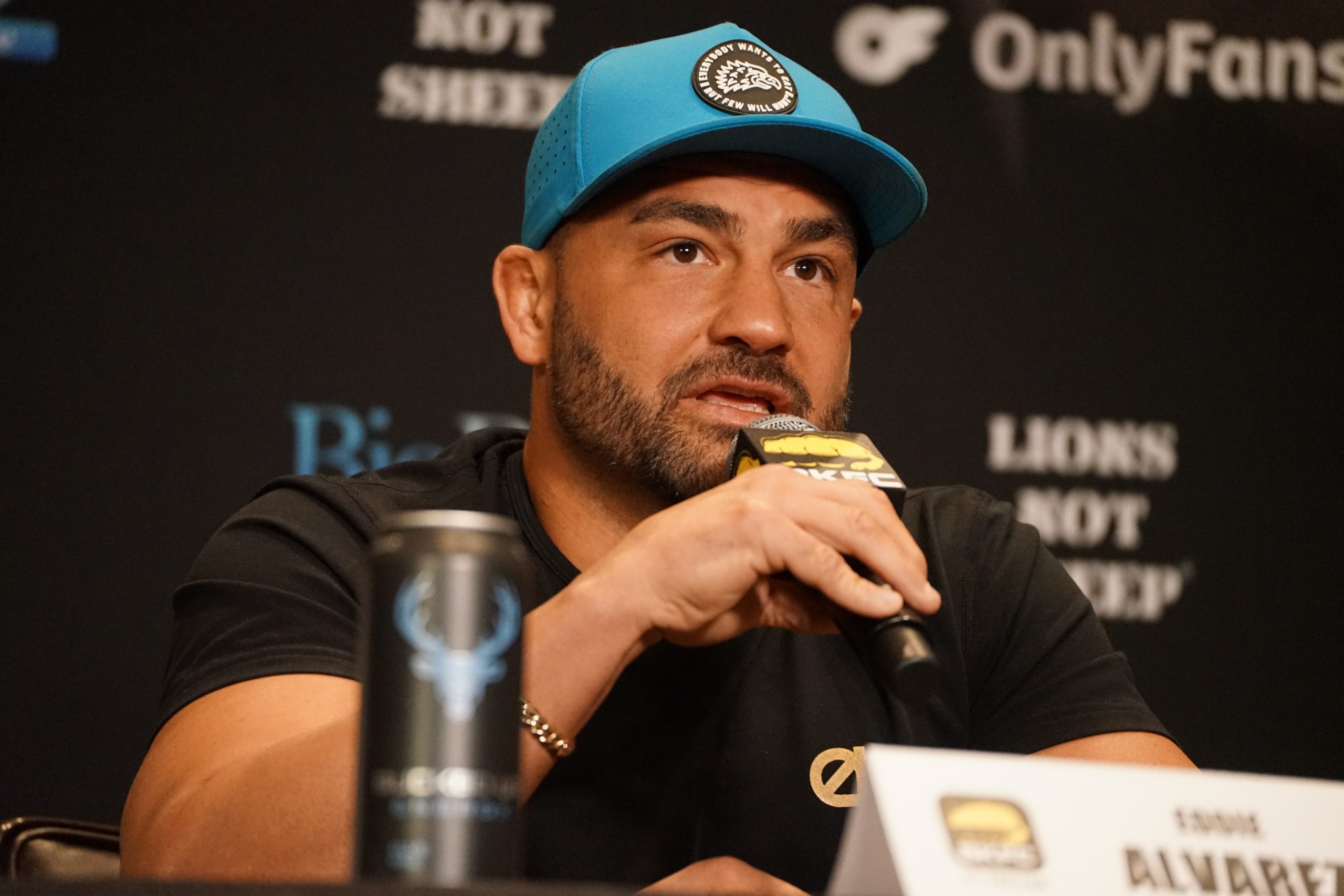 ufc-veteranen gör en spännande comeback till bareknuckle mma och förbereder sig för nya utmaningar i ringen.